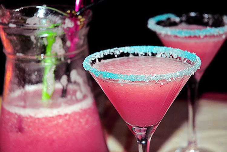 Colorful alcoholic drinks (32 Photos) 24