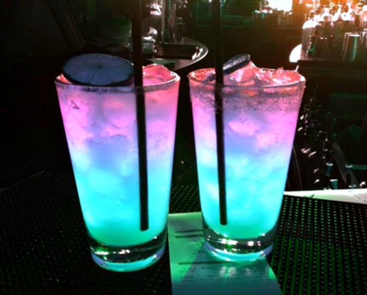 Colorful alcoholic drinks (32 Photos) 25