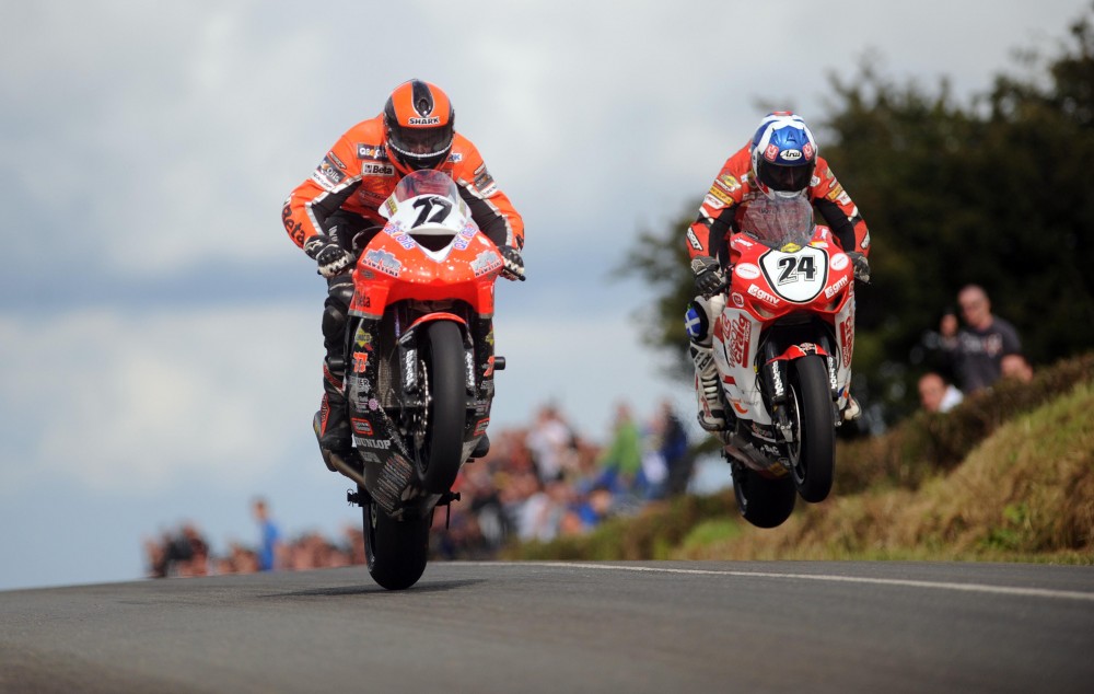 2016 Irish Road Racing Is Here Badchix Magazine