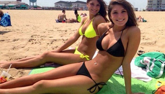 Bikini Summer Babes makes us Smile