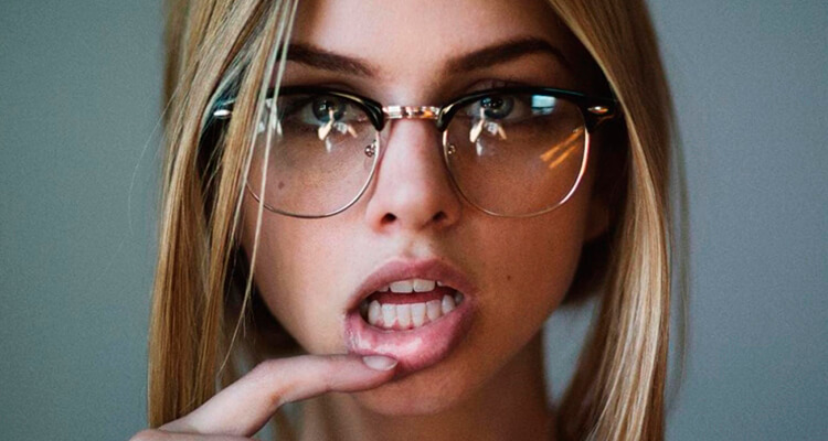 Girls With Glasses 34 Photos Badchix Magazine Girls With Glasses 34 Photos Badchix Magazine