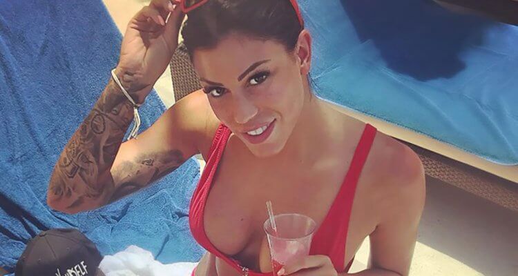Girls With Tattoos Are Sexy in Our Book (45 Photos) 1