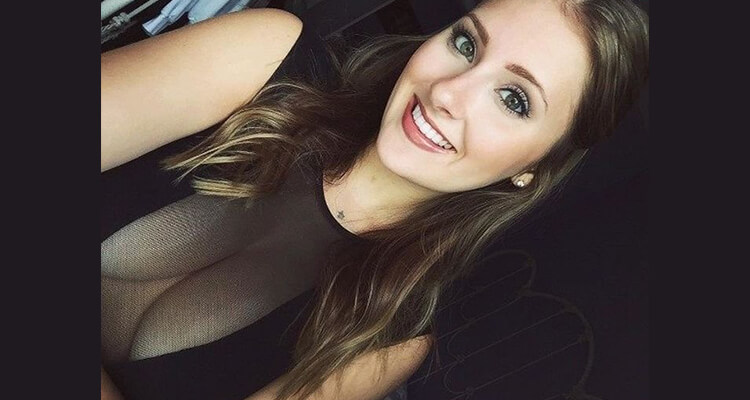 Say hi to cleavage (39 photos)