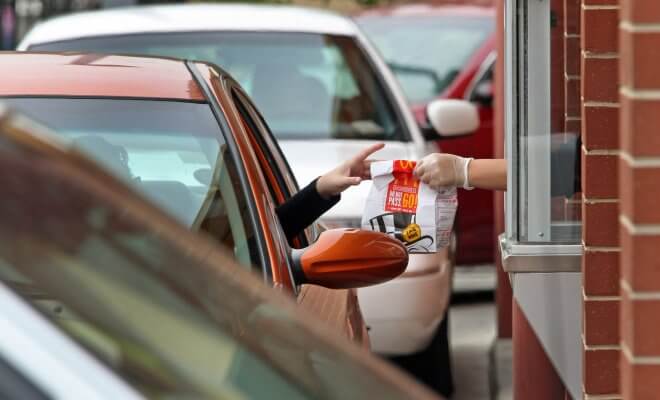 Guy Quits his Job for $ 2,000 at McDonalds Drive-Thru 1