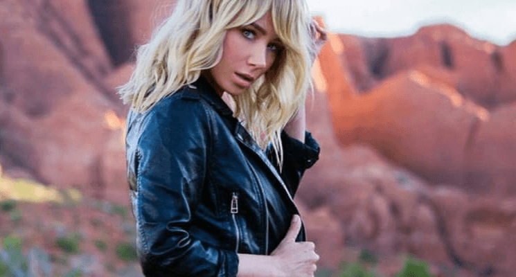 sara underwood hump day