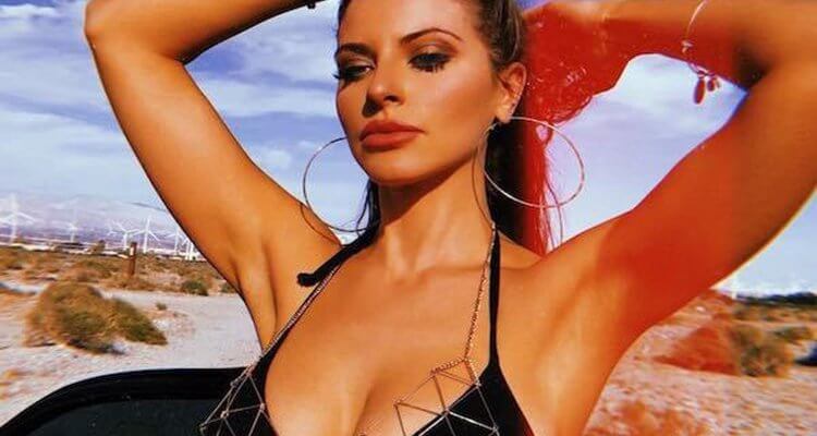 The Badchix with Dark Hair are Hot (30 Photos) 23